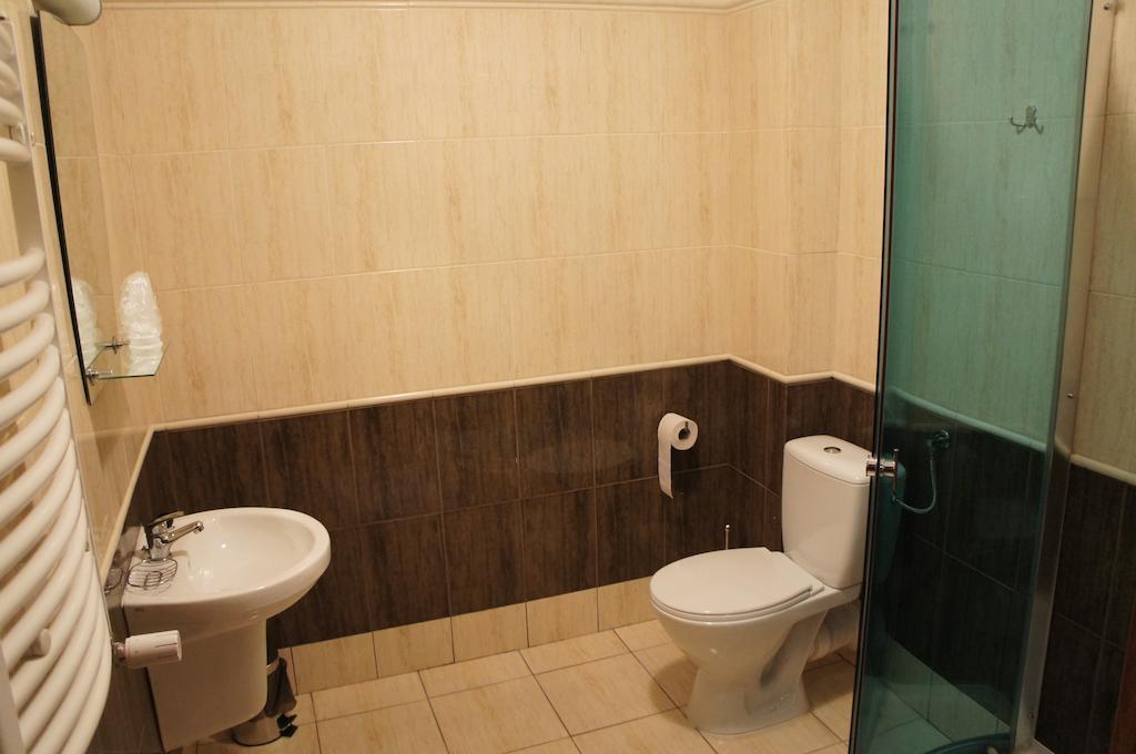 Dworska Elektrownia Hotel Kedzierzyn-Kozle Ruang foto