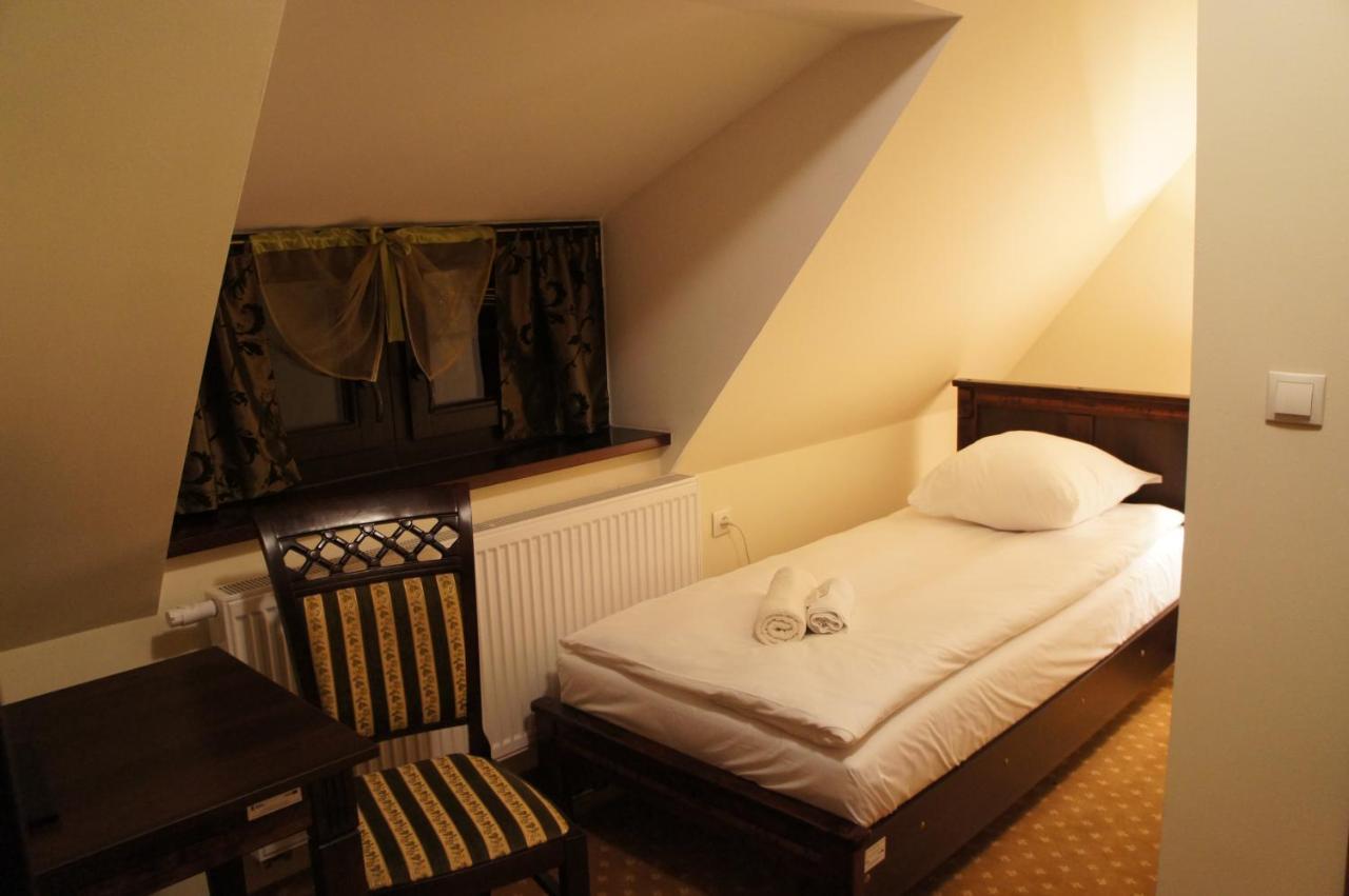 Dworska Elektrownia Hotel Kedzierzyn-Kozle Bagian luar foto